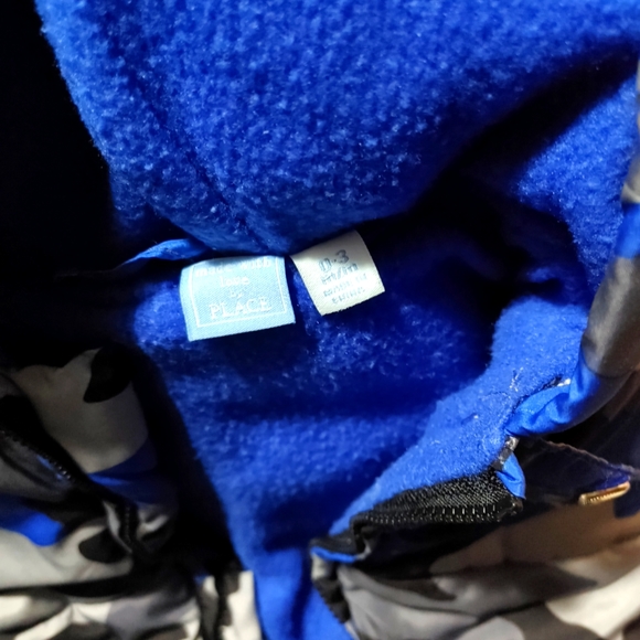 Boys snowsuit 0-3 months from Children's Place. - Picture 2 of 3